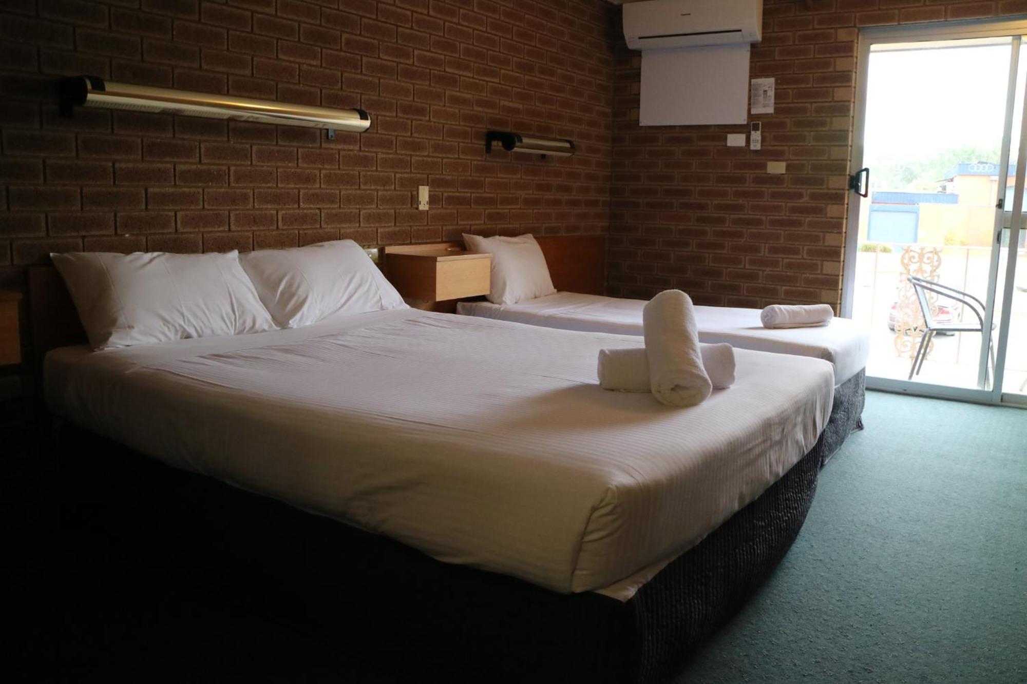 Corowa Golf Club Motel Exterior photo