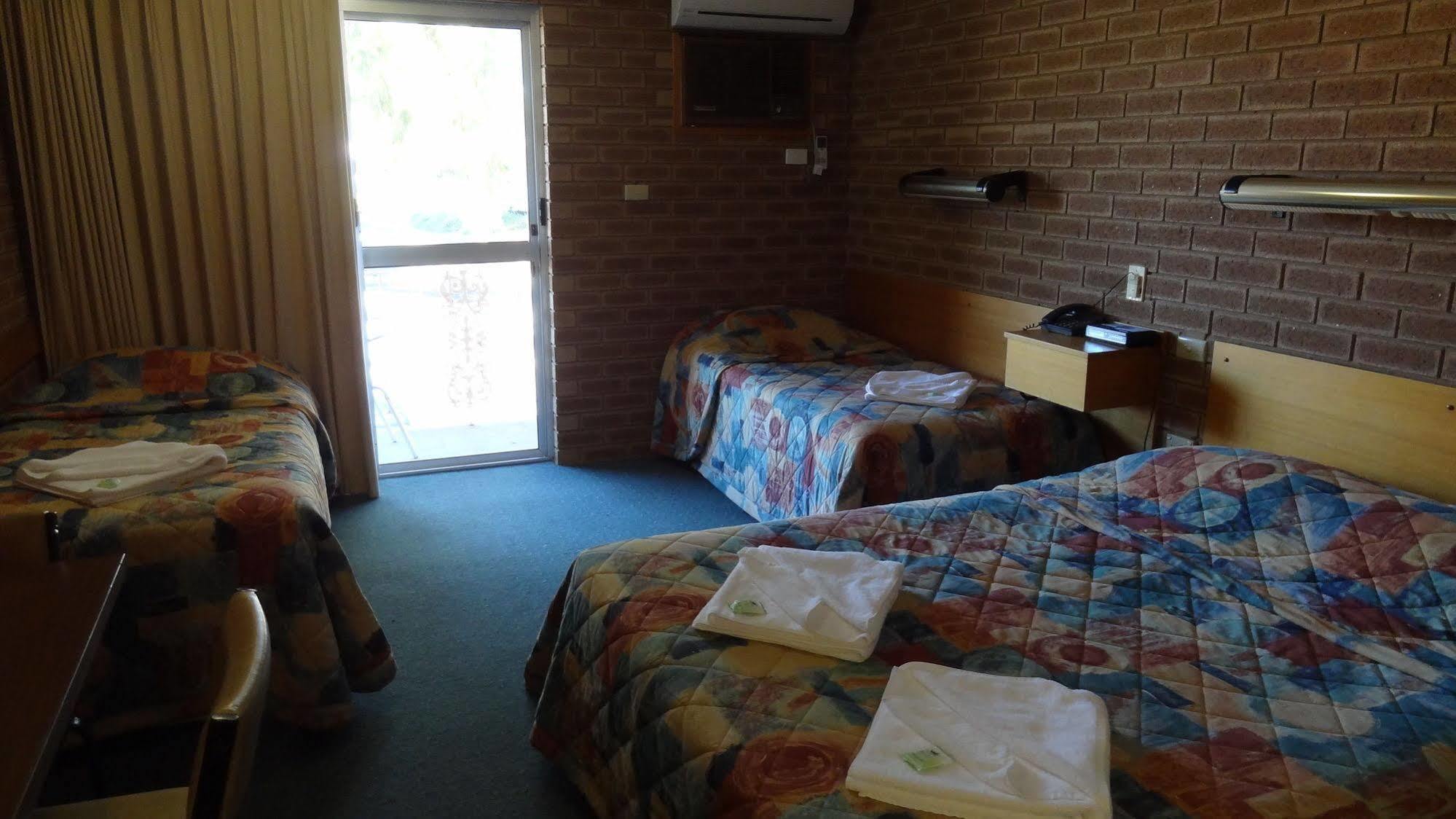 Corowa Golf Club Motel Exterior photo