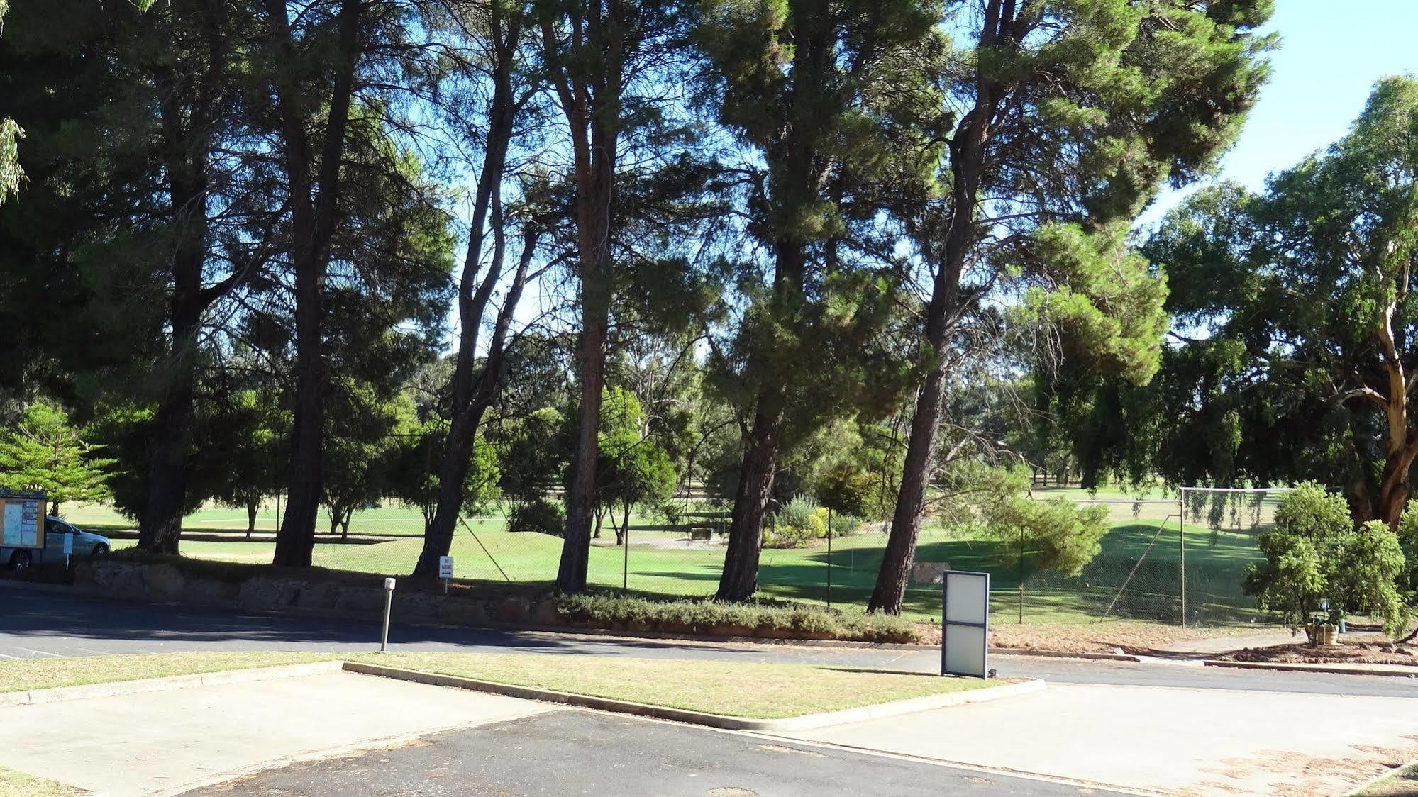 Corowa Golf Club Motel Exterior photo